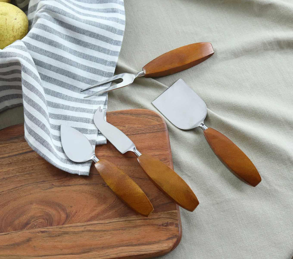 Cheese knife set